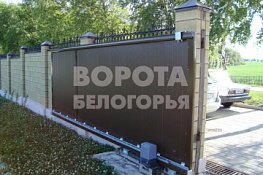 Откатные ворота сэндвич панель в частный дом