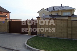 Частный дом откатные ворота Дорхан