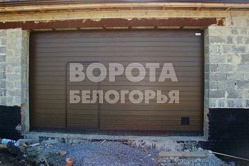 Алютех ворота 8014 с калиткой s-гофр