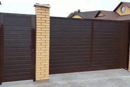 Частный дом Распашные ворота  Alutech Prestige